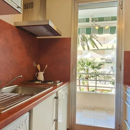 Apartmán 50 M Cocoon Of With A Common Shared Pool Saint-Raphaël