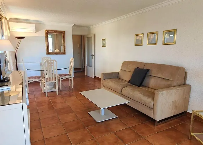 50 M Cocoon Of With A Common Shared Pool Apartment *