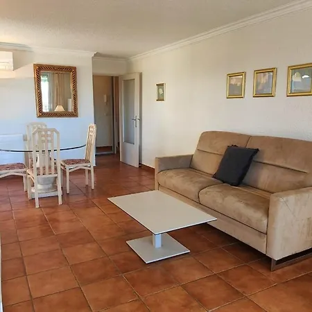 50 M Cocoon Of With A Common Shared Pool Apartament *