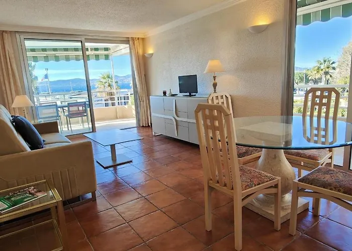 Apartmán 50 M Cocoon Of With A Common Shared Pool